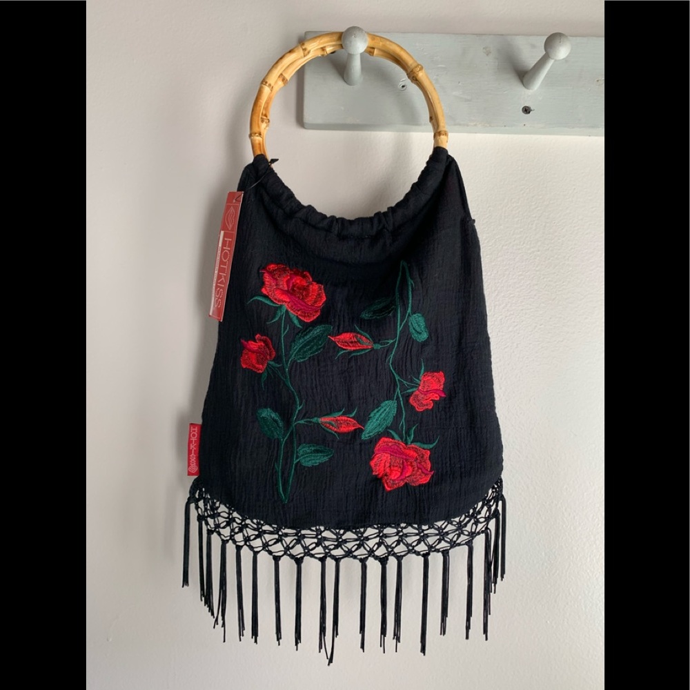 🌹EMBROIDERED ROSE HOBO BAG🌹
